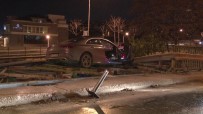 Kadiköy'de Alkollü Sürücü Kaza Yapinca Kazayi Çeken Basin Mensuplarina Saldirdi