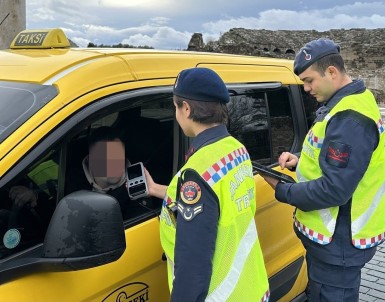 Hiz Sinirini Asan 136, Alkollü Araç Kullanan 21 Sürücüye Ceza