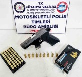 Kütahya'da Yunus Timleri Ruhsatsiz Tabanca Ele Geçirdi