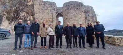 Tavli Açiklamasi 'Ünye Kalesi, Yerli Ve Yabanci Turistlerin Ziyaret Edecegi Bir Alan Olacak'