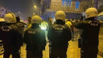 Usak'ta 'Dur' Ihtarina Uymayan Süpheliler Polis Aracini Yumrukladi