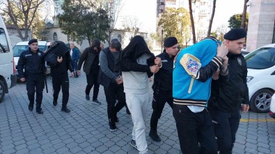 Bonzai Hammaddesiyle Yakalanan 5 Kisi Adliyeye Sevk Edildi