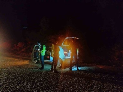 Jandarma Süphesinde Hakli Çikti, Uyusturucu Kullandiklari Tespit Edildi