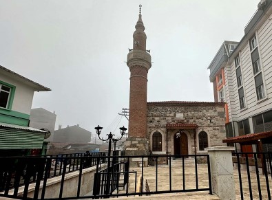 Tarihi Camiler Gelecege Güvenle Tasiniyor