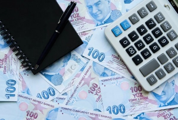 Belli oluyor! TÜRK-İş ve Bakan Işıkhan'dan peşe peşe asgari ücret açıklaması