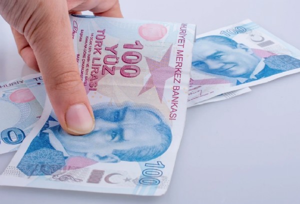 Belli oluyor! TÜRK-İş ve Bakan Işıkhan'dan peşe peşe asgari ücret açıklaması