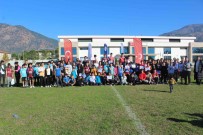 Köycegiz'de Atatürk Kosusuna Yunus Emre Ortaokulu Damga Vurdu