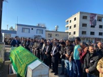 Sakarya'daki Kazada Hayatini Kaybeden 2 Kisi Memleketi Osmaniye'de Topraga Verildi