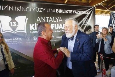 Kitap Fuarina Yogun Ilgi