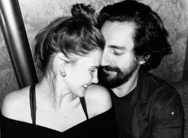 Eski aşkı evlenirken göndermeli video!