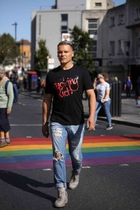 'Ünlü Lüks Giyim Markasi Moda Dünyasinda 5. Yilini Kutluyor'