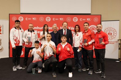 Mersin'de Basarili Sporcular Ödüllendirildi