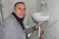 35 Yildir Ilçe Ilçe Gezip Su Tesisati Tamiriyle Geçimini Sagliyor