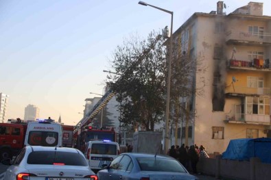 5 Katli Binada Çikan Yangin Korkuttu