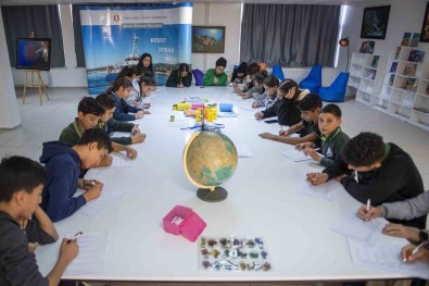 Çocuklar; Çevre, Deniz Ve Iklimin Önemini Eglenerek Ögreniyor