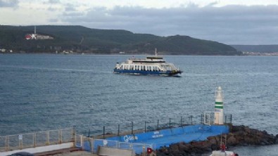 Deniz ulaşımına fırtına engeli: Çok sayıda sefer iptal edildi