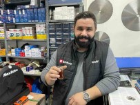 Depremde Çayini Alip Disari Kaçan Adam IHA'ya Konustu