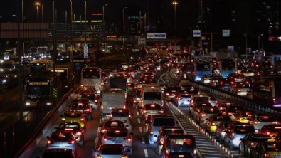 İstanbul'da trafik durma noktasına geldi! Yoğunluk yüzde 85!