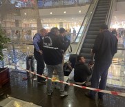 Konya'da 1,5 Yasindaki Çocugun Yürüyen Merdivende Kopan 2 Parmagi Yerine Dikildi