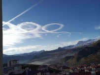 Hakkari Semalarinda Daire Çizen Uçak Sasirtti