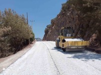 Marmaris'te Dört Mahallede 17 Bin 584 Yol Yenilendi
