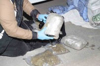 Mersin'de Bir Tirda 15 Kilo Esrar, 2 Tabanca Ve Kaçak Sigaralar Ele Geçirildi