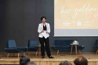 Beylikdüzü'ndeki Kadinlar Dünya Kadin Haklari Günü'nde Bir Araya Geldi