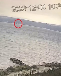 Deprem Aninda Denizin Ortasindan Duman Çikmis