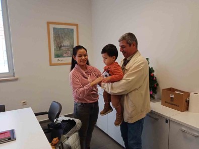 Filipinli Kadinin 11 Yillik Bebek Özlemi Eskisehir'de Son Buldu