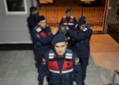 Hakkinda 22 Ayri Suçtan Aranmasi Bulunan Sahis Yakayi Ele Verdi