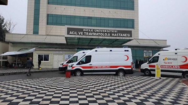 Evde mangal faciası: Dede öldü, eşi ve iki torunu tedaviye alındı