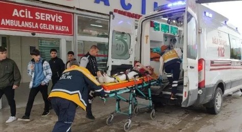 Adana Kozan'da feci kaza: 1'i ağır 4 yaralı var!