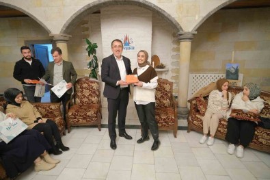 Baskan Savran Genç Gönüllüler Ile Bulustu