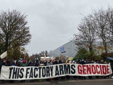 Ingiltere Ve Iskoçya'da Filistin Destekçilerinden F-35 Parçalari Üreten Firmalarin Önünde Protesto