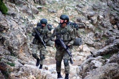 Teröristler inlerinde vuruldu! MSB duyurdu: İşte son bir haftada etkisiz hale getirilen terörist sayısı