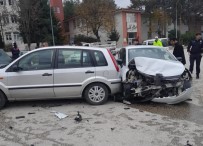 Bilecik'te Trafik Kazasi Açiklamasi 3 Yarali