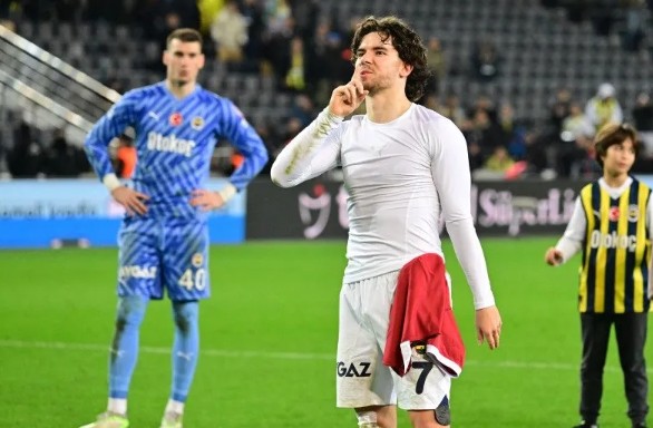 Fenerbahçe’de sürpriz ayrılığı resmen duyurdular! Ferdi Kadıoğlu derken...