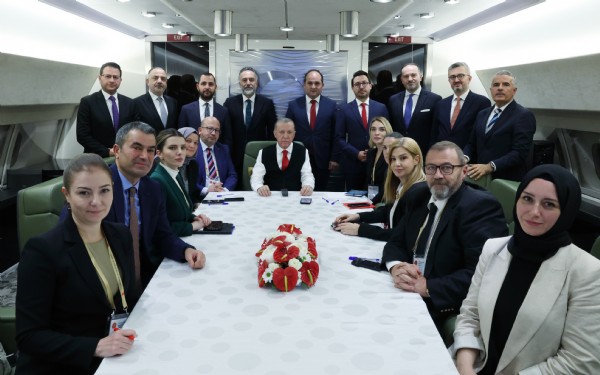 Başkan Erdoğan, Yunanistan ziyareti dönüşünde gazetecilerle söyleşi gerçekleştirdi