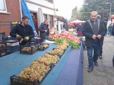 Eskisehir'de Üzüm Pazar Tezgâhlarina Veda Ediyor