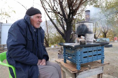 Içinde Yasadigi Ve Is Yeri Oldugu Barakasi Yandi, 75 Yasinda Zor Durumda Kaldi