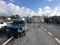 Kaza Yapan Kamyonetin Sürücüsü Itfaiye Ekipleri Tarafindan Çikarildi