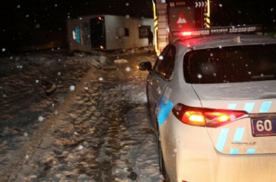 Tokat'ta yolcu otobüsü devrildi: 1 ölü 15 yaralı
