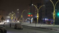 Yüksekova'da Kar Yagisi Her Yeri Beyaza Bürüdü