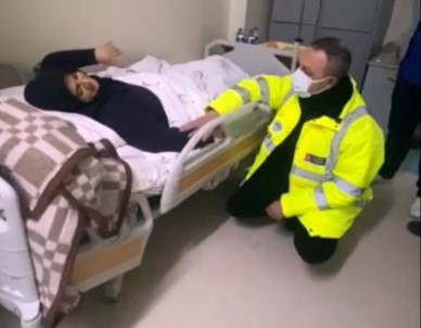 Ailesini Kaybeden Depremzede Gözyaslariyla Açiklamasi 'Allah Devletimizi Basimizdan Eksik Etmesin'