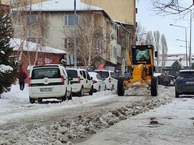 Ardahan Belediyesi Ekiplerinin Karla Mücadele Çalismalari
