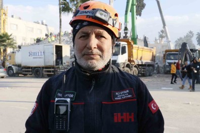 Bir 'Tik Tik' Sesi 107 Saat Sonra Enkazdan Çikartti