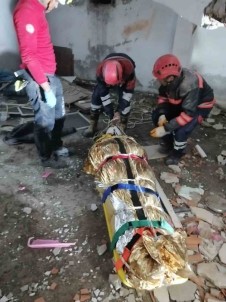 'Çok Susadim Çabuk Olun' Diyen Minik Aysenur Ile Annesini Depremin  5. Gününde Kurtardilar