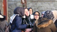 Depremde Hayatini Kaybeden 5 Kisilik Aile Isparta'da Topraga Verildi Haberi