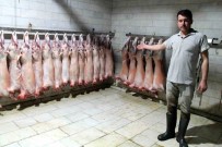 Hayvan Üreticileri  Kuzularini Keserek Bagis Yapiyor