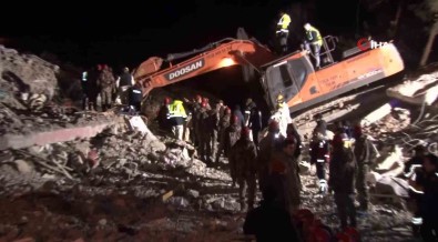 Önce 6 Yasindaki Kübra, Ardindan 6 Aylik Hamile Annesi Kurtarildi